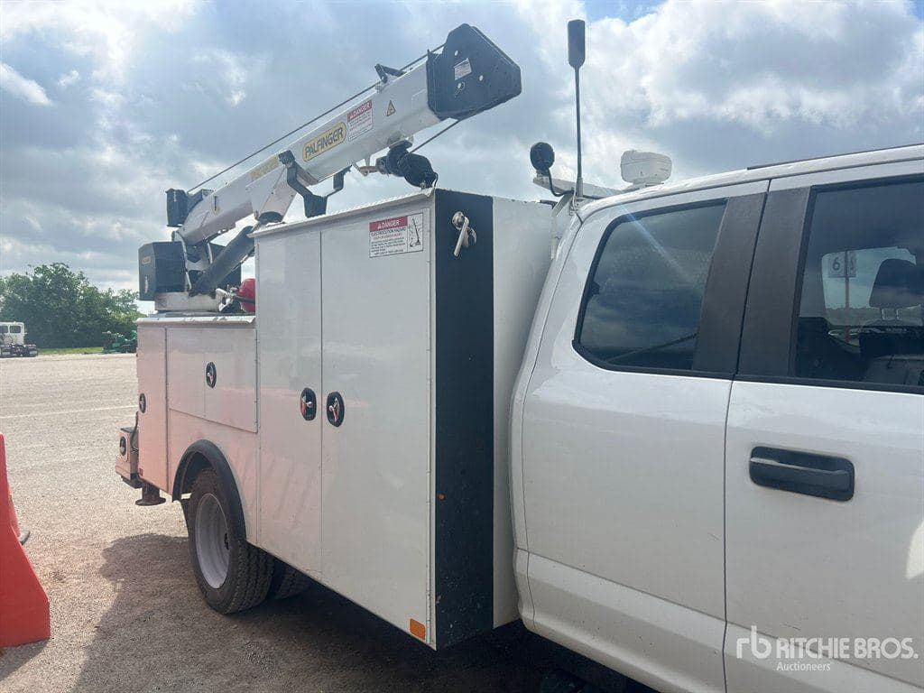 2018 Ford F550sd image 12