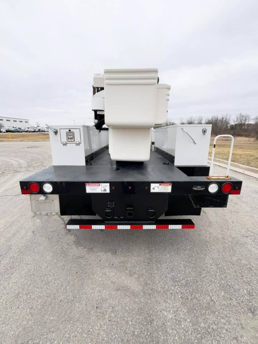 2022 RAM 5500 Boom / Bucket Truck - 360HP image 7