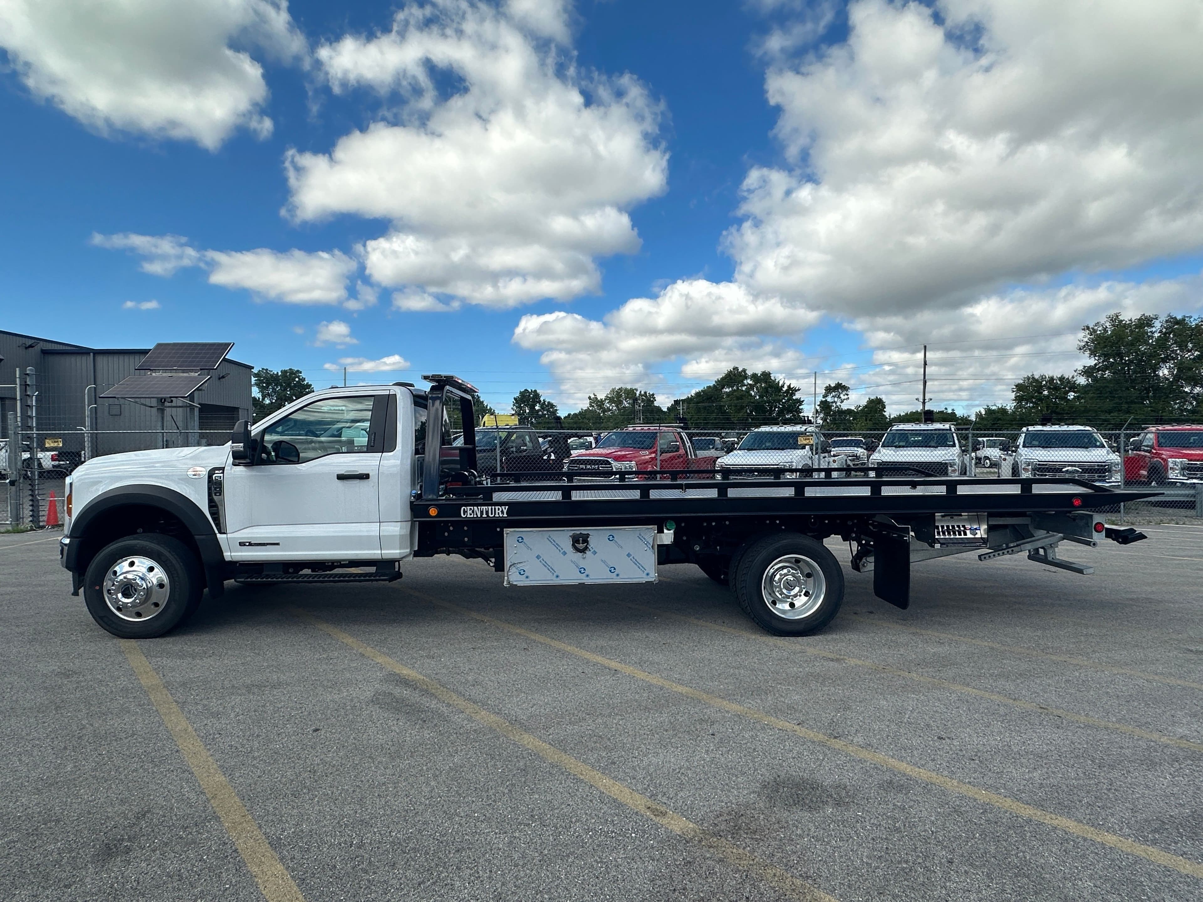 2024 Ford F-600 WITH A CENTURY 19.5' STEEL CARRIER  (SK#: 6117C) image 3