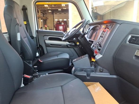 2026 Kenworth T880 image 13
