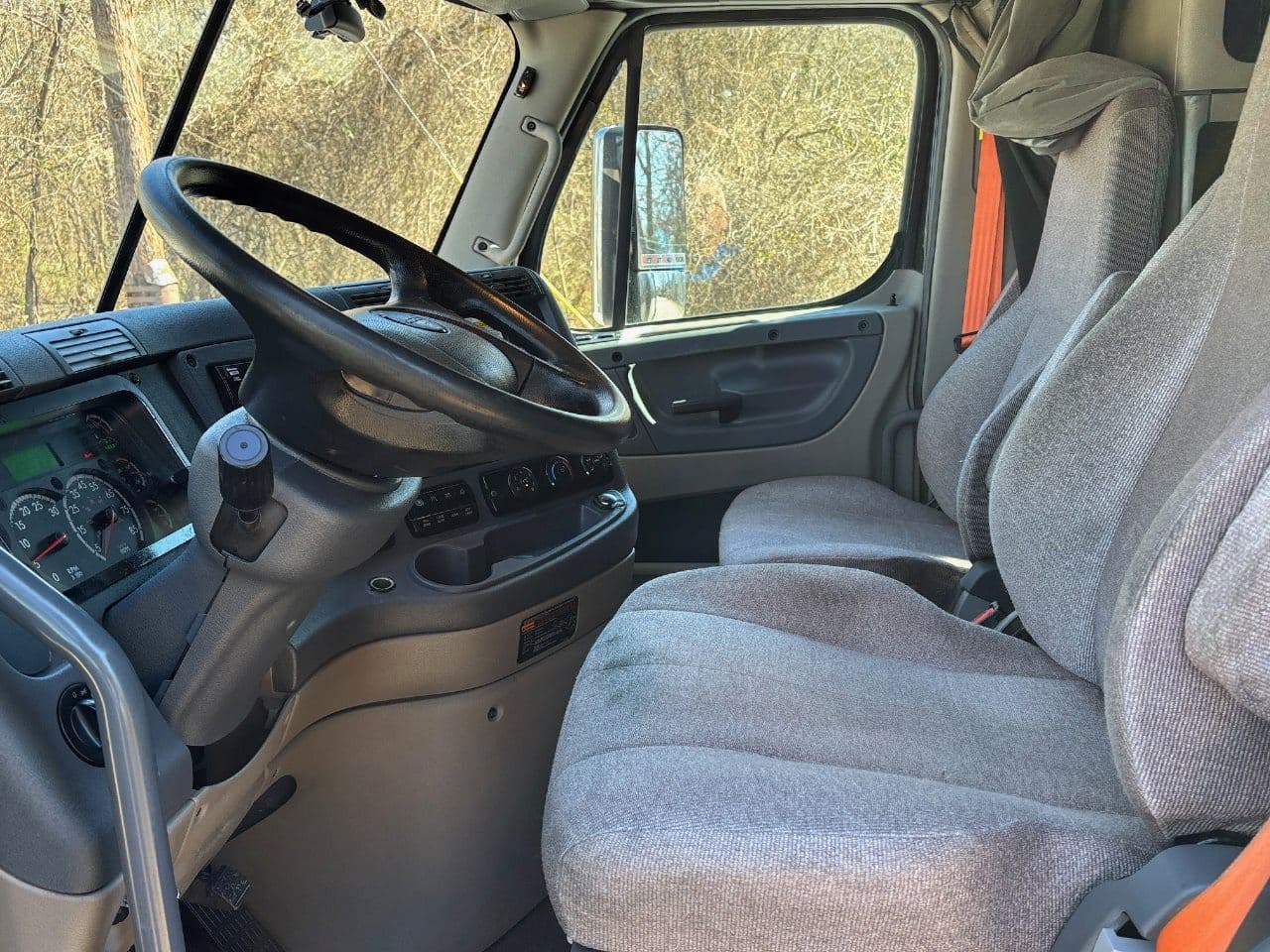 2020 Freightliner Cascadia 125 image 14