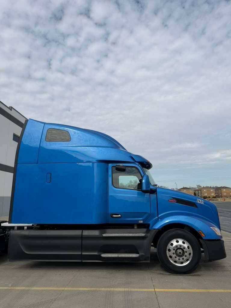 2023 Peterbilt 579 image 5