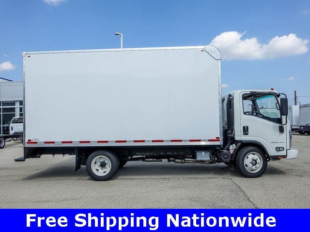 2025 Chevrolet 5500 XG LCF Gas Work Truck 16'x96"x7'6" Box Truck image 2