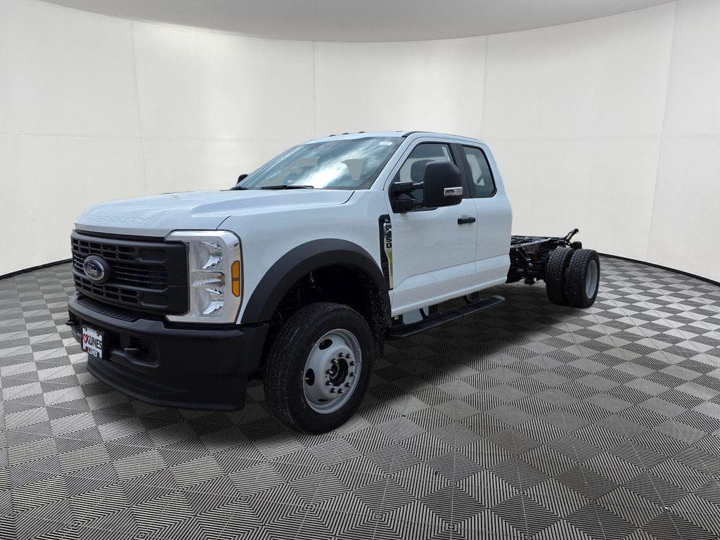 2026 Ford F-450SD XL DRW image 3