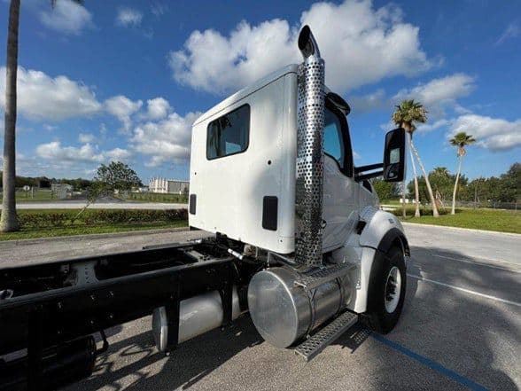 2024 Kenworth T880 image 6