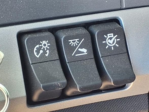 2025 Kenworth T880 image 24