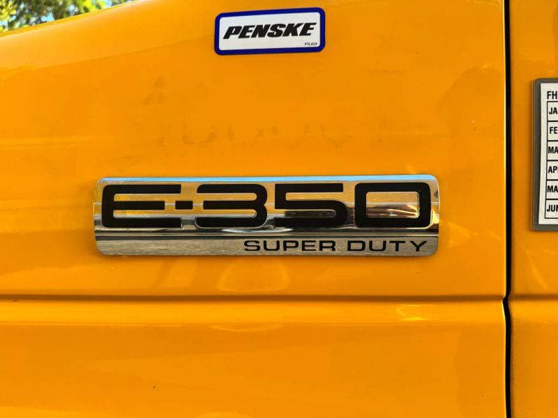 2022 Ford CF8000 image 23