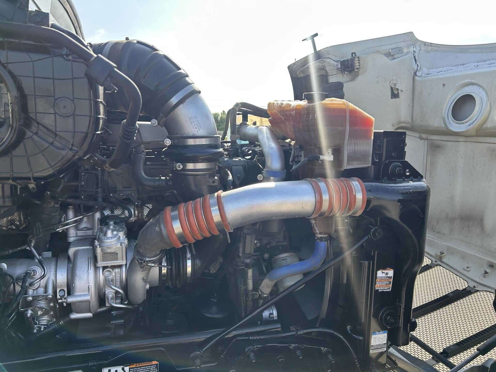 Used 2020 Peterbilt 579 Conventional - Day Cab in Houston, TX image 13