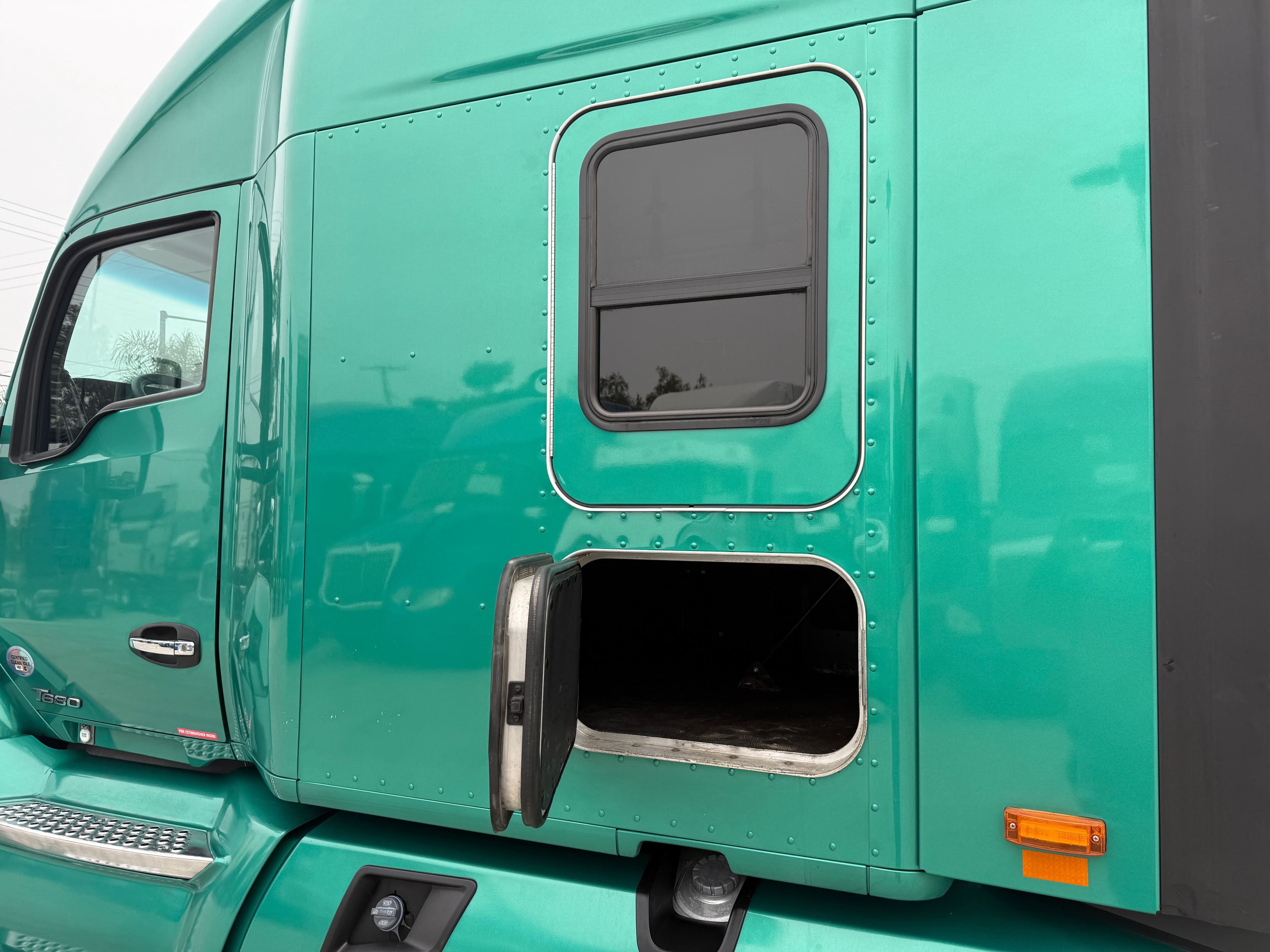 2021 Kenworth T680 image 7