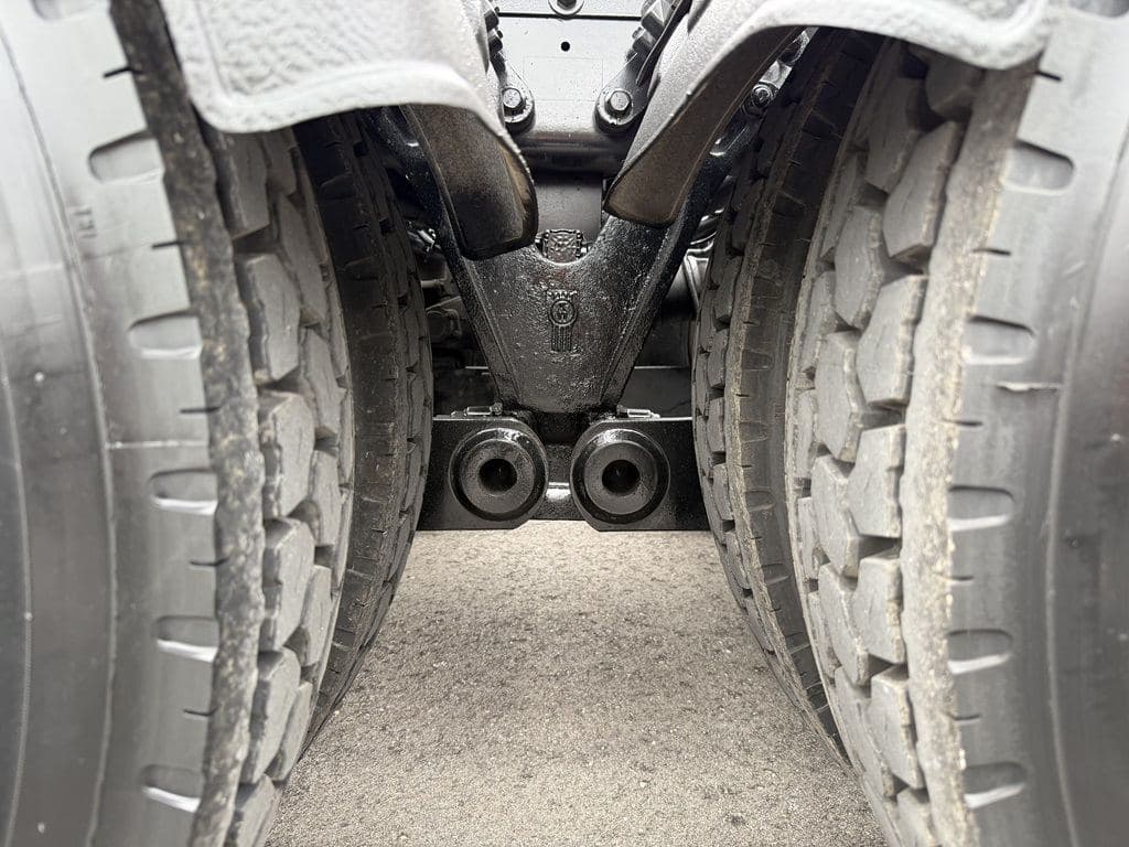 Used 2020 KENWORTH T880 image 12