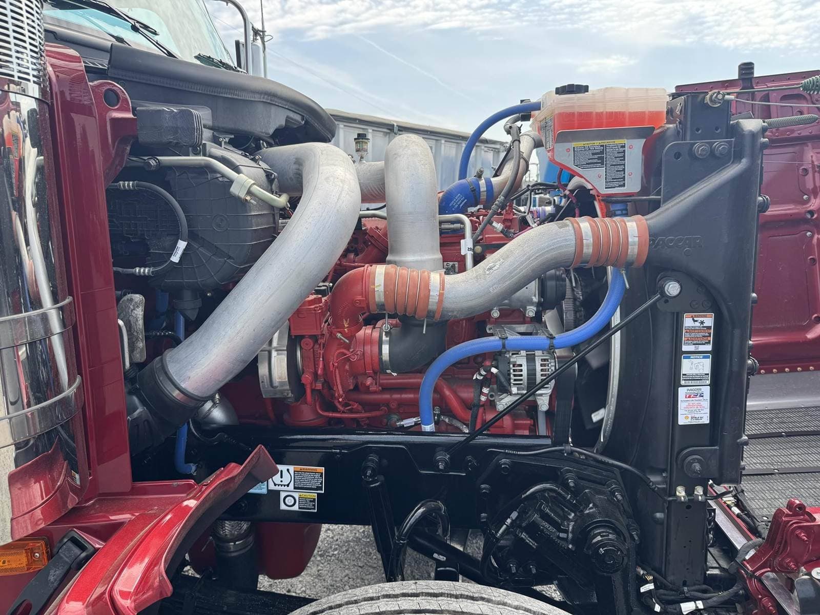 2025 Peterbilt 589 image 14