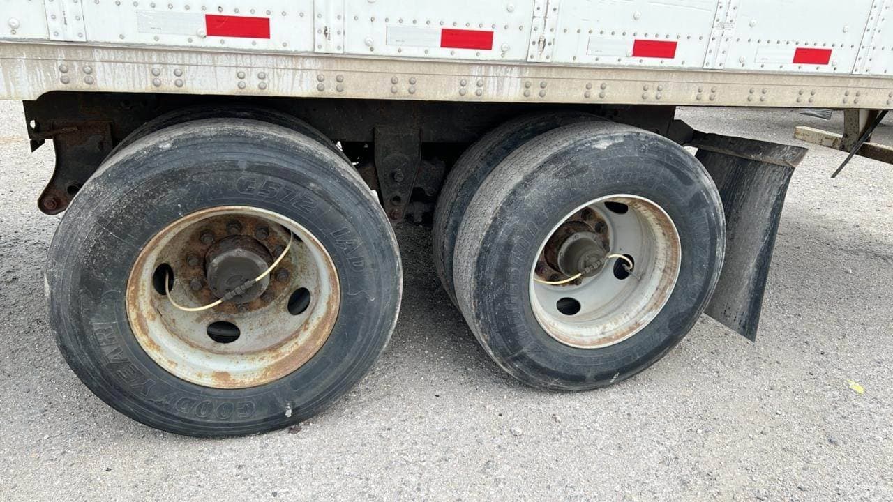 2015 Stoughton 53 ft Dry Van Trailer image 6