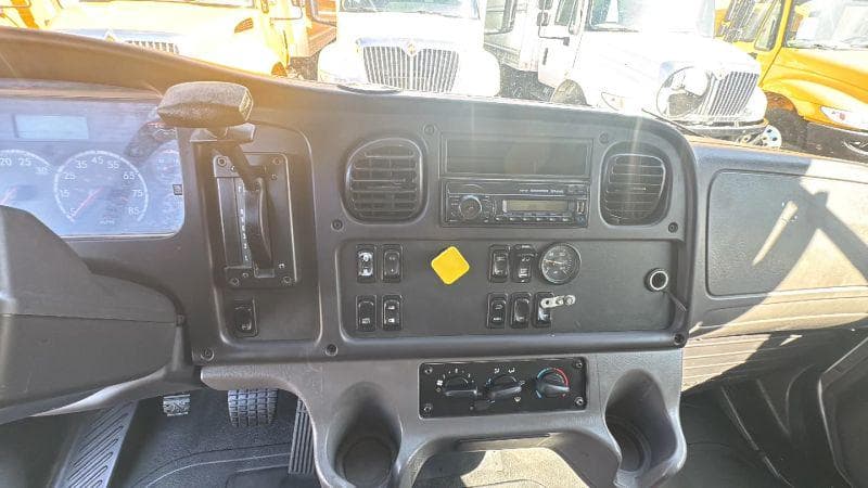 2017 Freightliner Cascadia 125 image 21