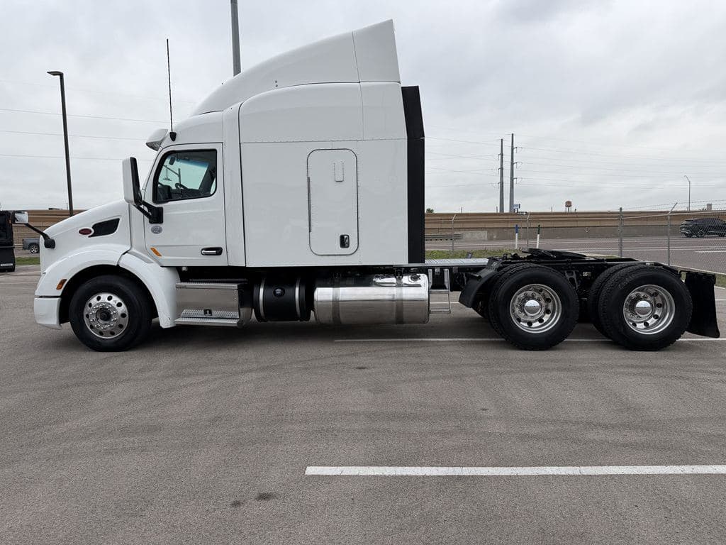 Used 2019 PETERBILT 579 image 14