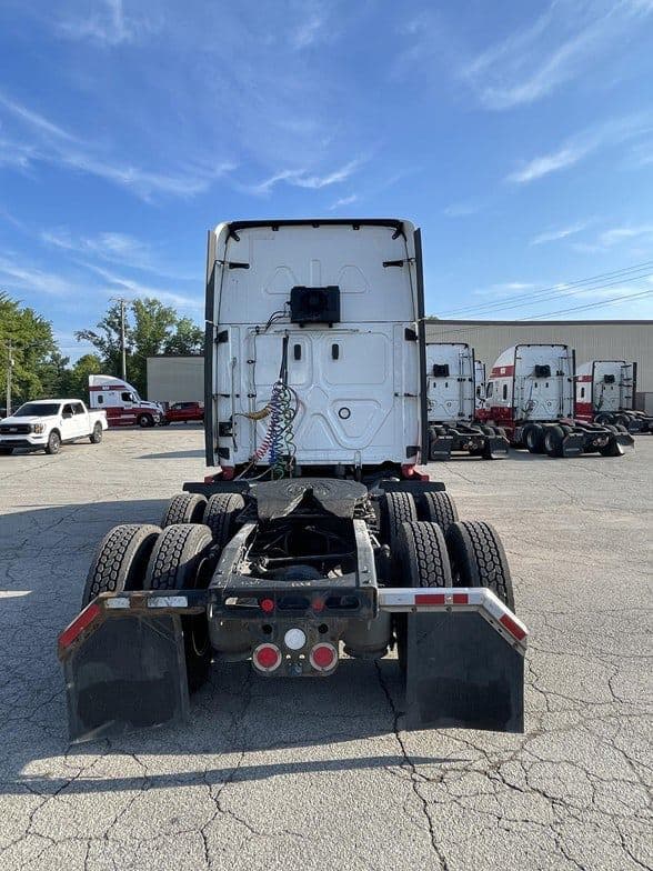 2022 Freightliner Cascadia 126 image 7