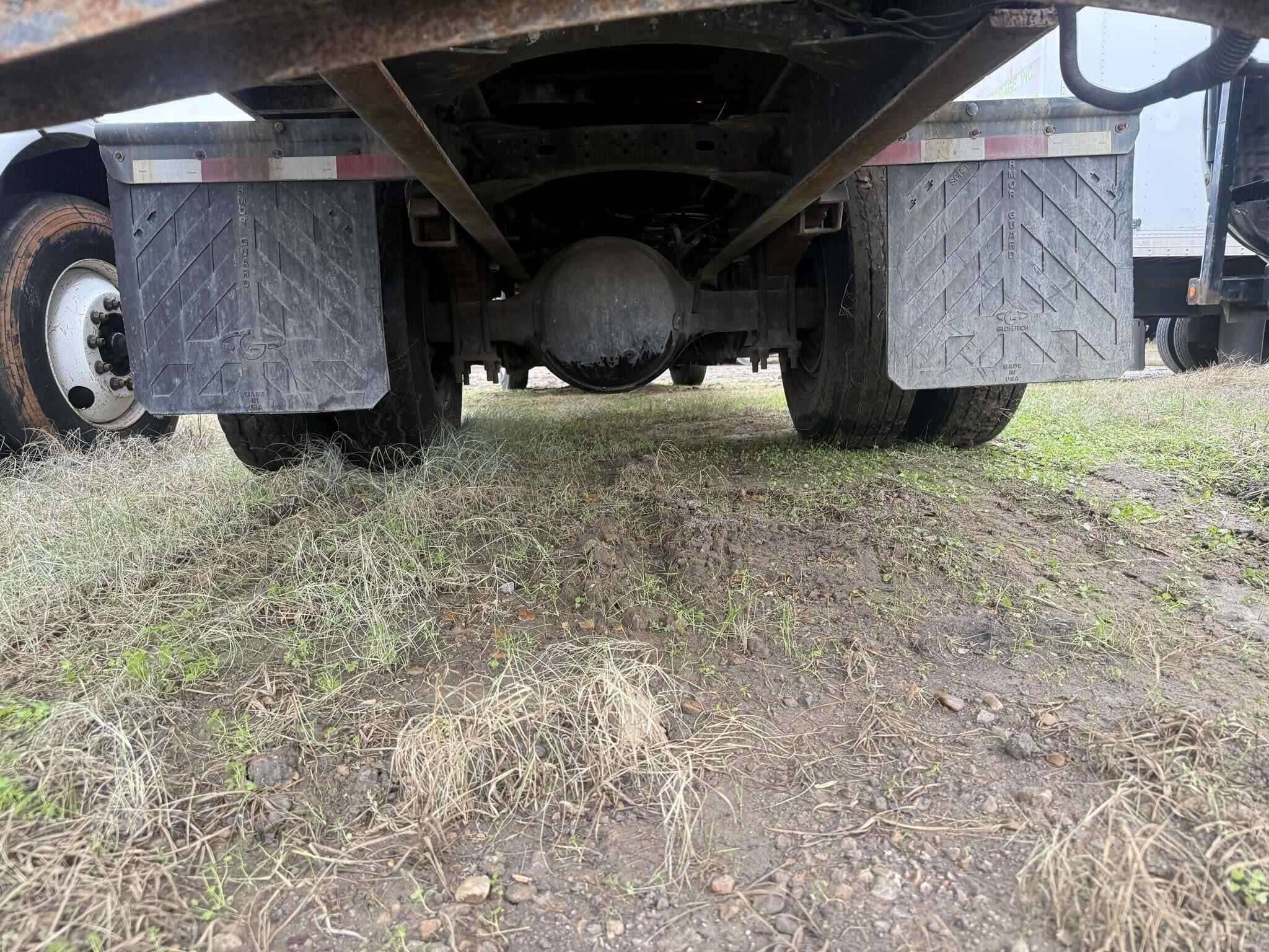 2017 Freightliner M2 image 15