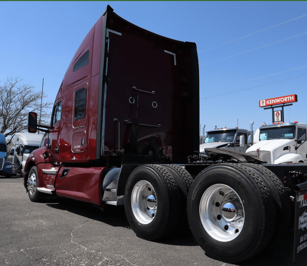 2020 Kenworth T680 image 1