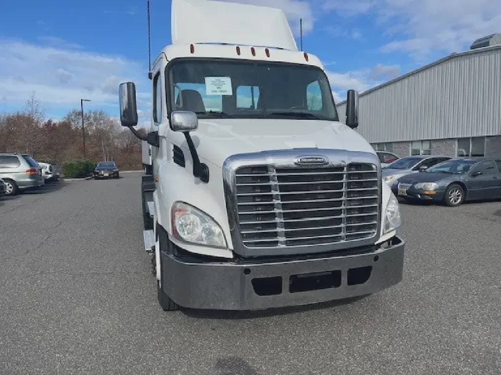 2020 Freightliner Cascadia 113 image 6