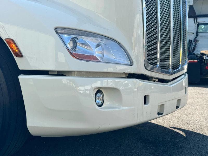 2022 Peterbilt 579 image 9