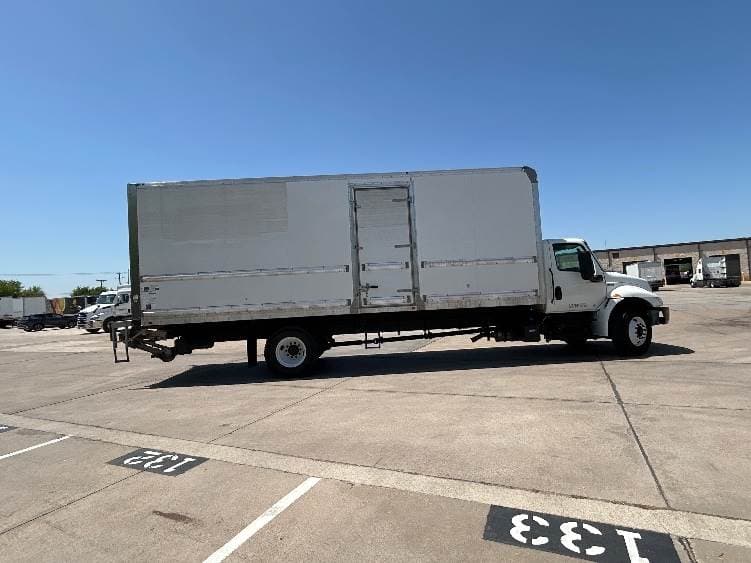 2022 International MV607 Box Truck - 220HP, 6 Speed Automatic, Roll up Door image 15