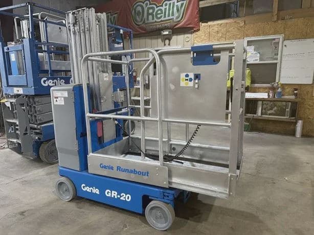 2013 GENIE GR20 image 3