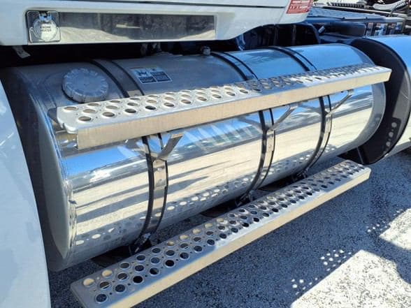 2025 Kenworth T880 image 24