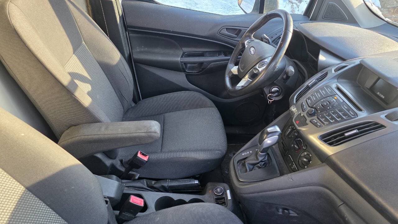 2016 Ford Transit image 11