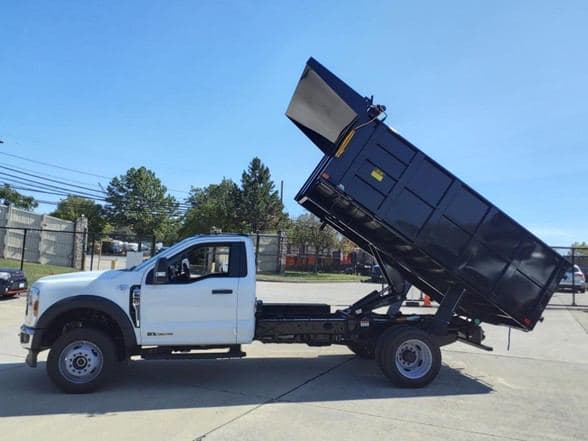 2024 Ford F550 image 6