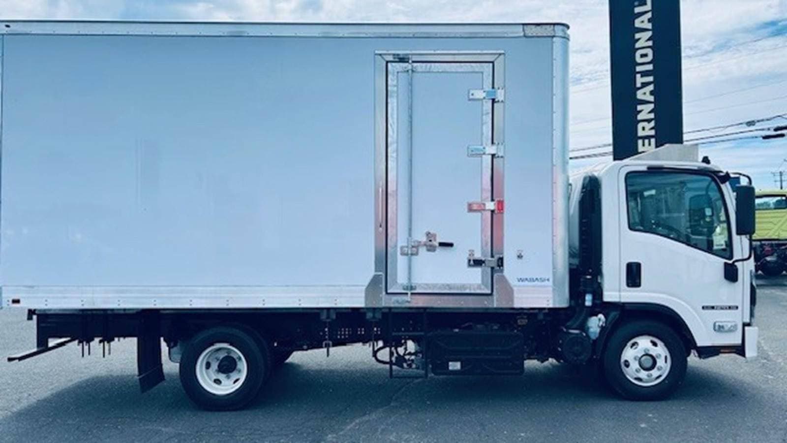 2025 Isuzu NPR-HD image 4