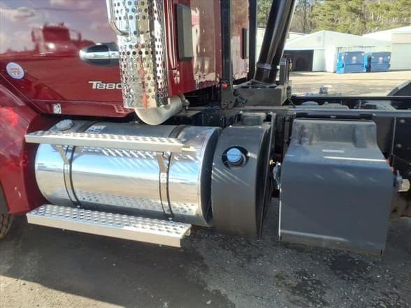 2025 Kenworth T880 image 7