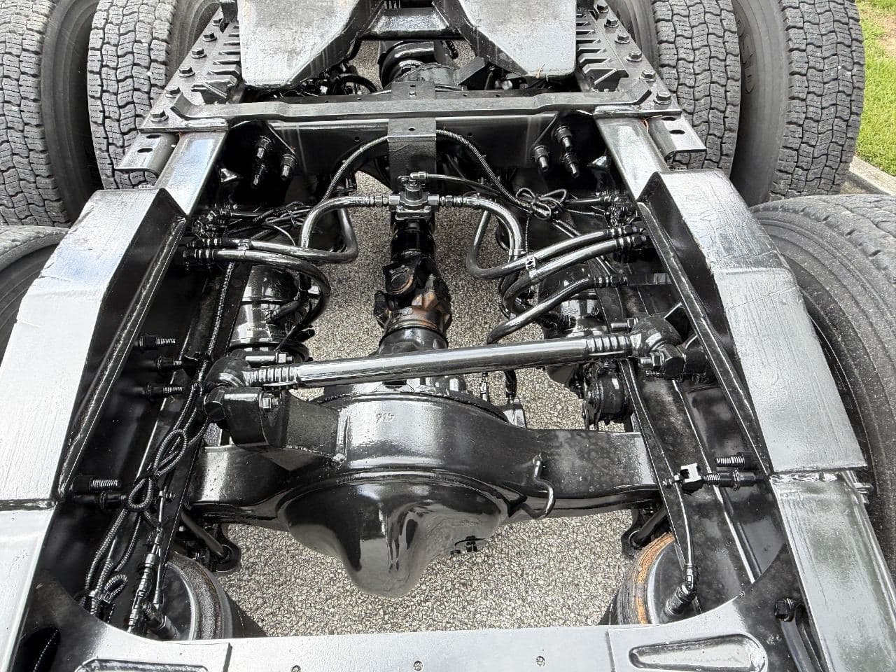 2019 International LT625 image 12