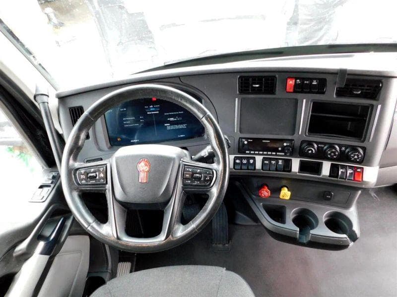 2023 Kenworth T600 image 19