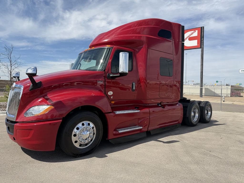 Used 2021 INTERNATIONAL LT625 image 7