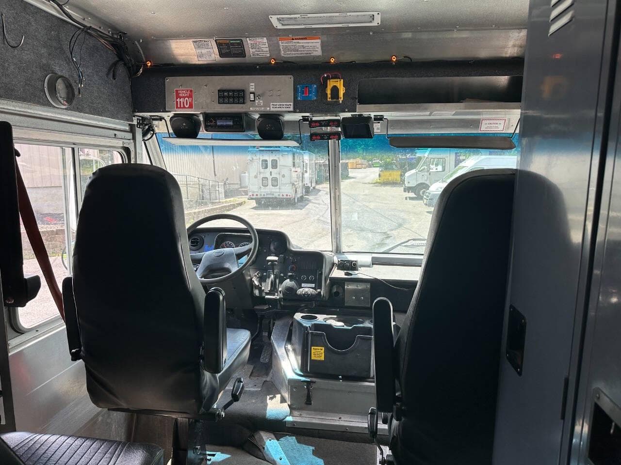 2016 Freightliner MT45 image 36