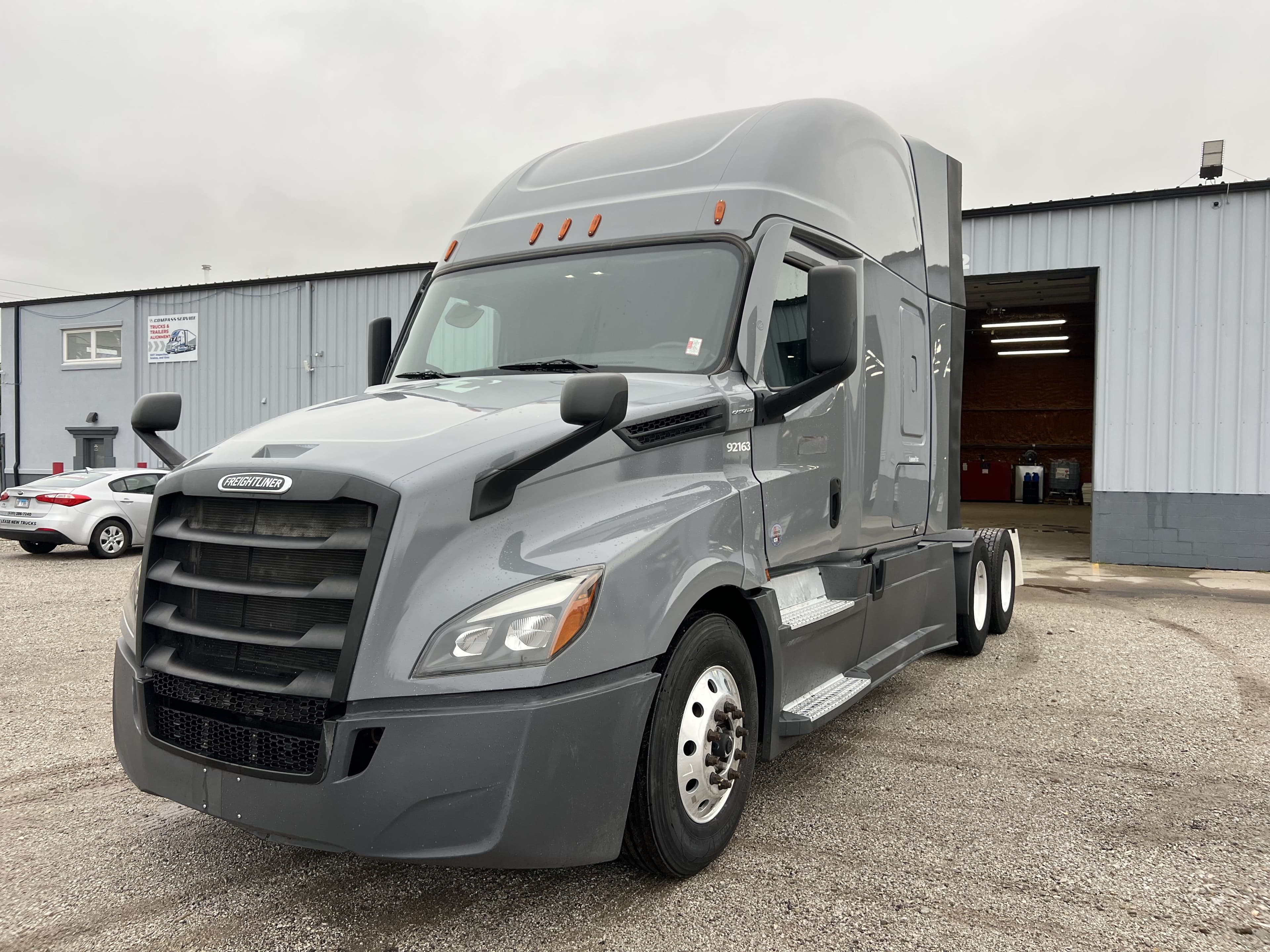 2022 Freightliner Cascadia 126 image 1