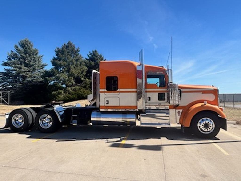 Used 2019 KENWORTH W900L image 7