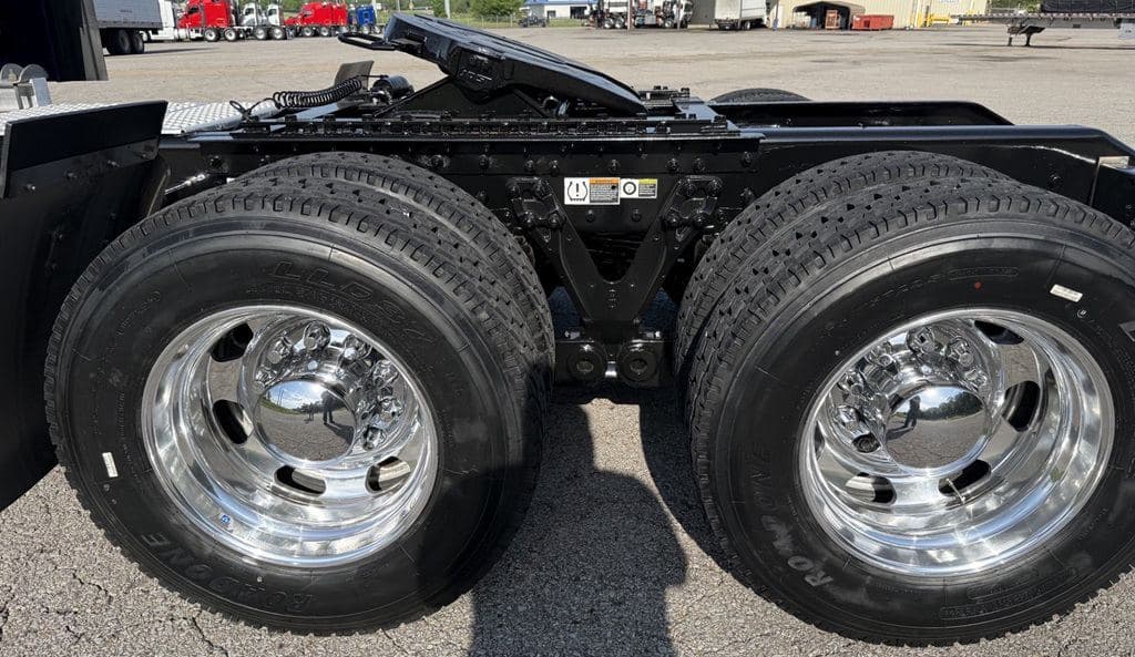 Used 2023 KENWORTH W900L image 7