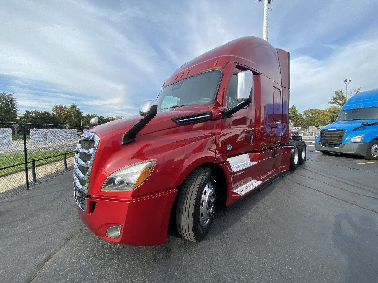 2021 FREIGHTLINER Cascadia CA126 Tandem Axle Sleeper image 1