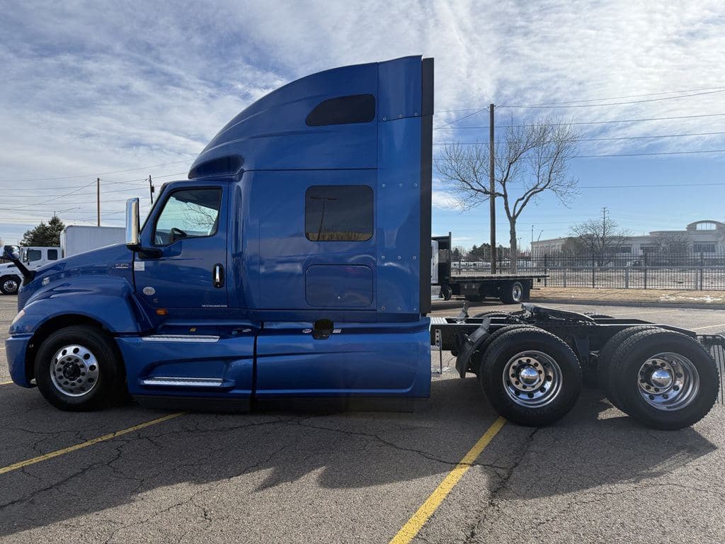 Used 2021 INTERNATIONAL LT625 image 19
