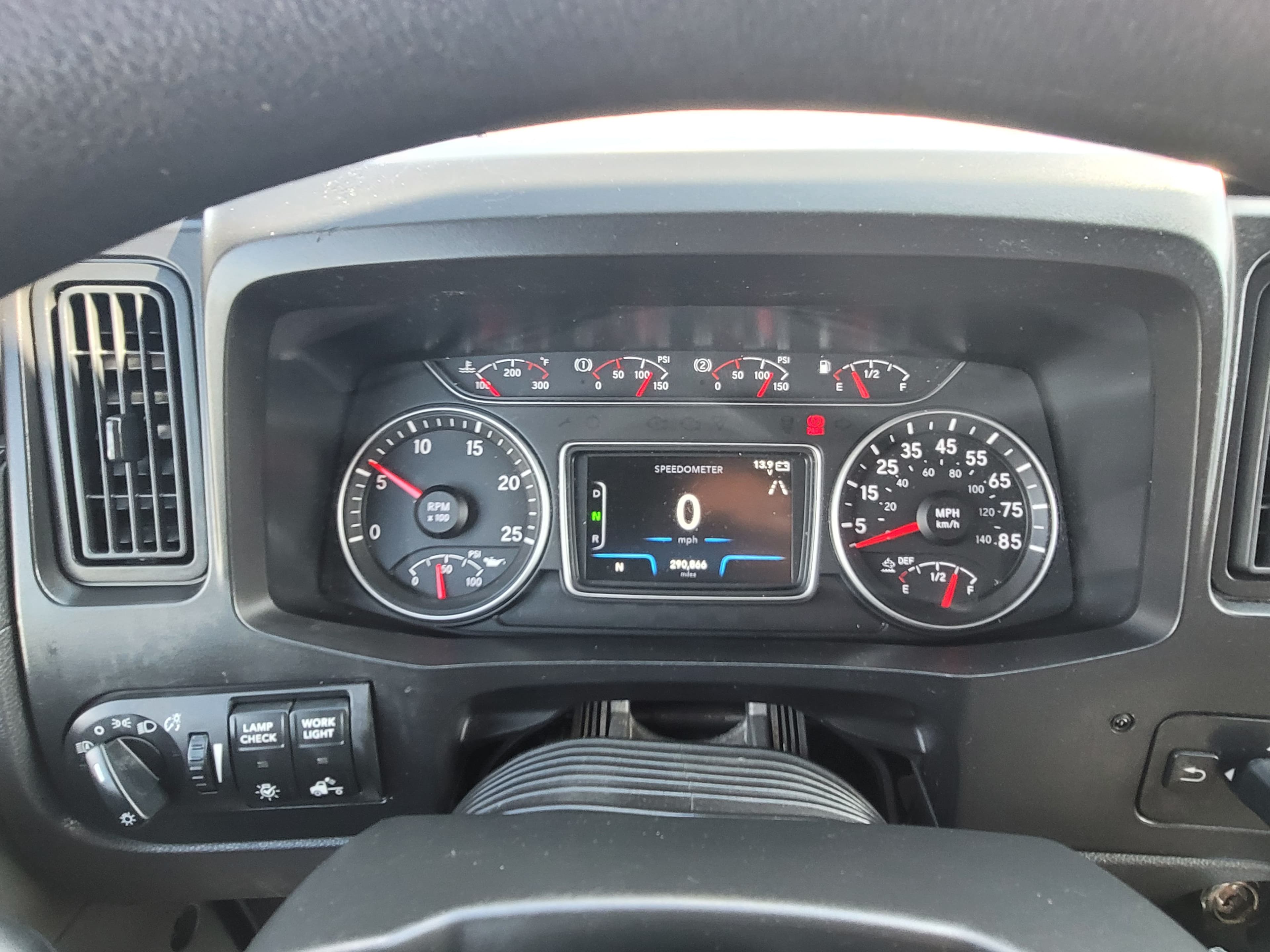 2022 International LT625 image 12