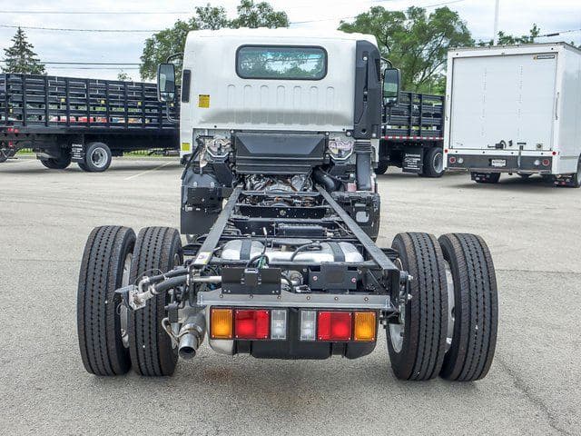 2025 Chevrolet 5500 XG LCF Gas Base image 4