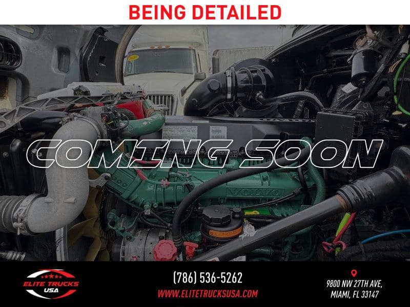 2019 Volvo VNL image 16