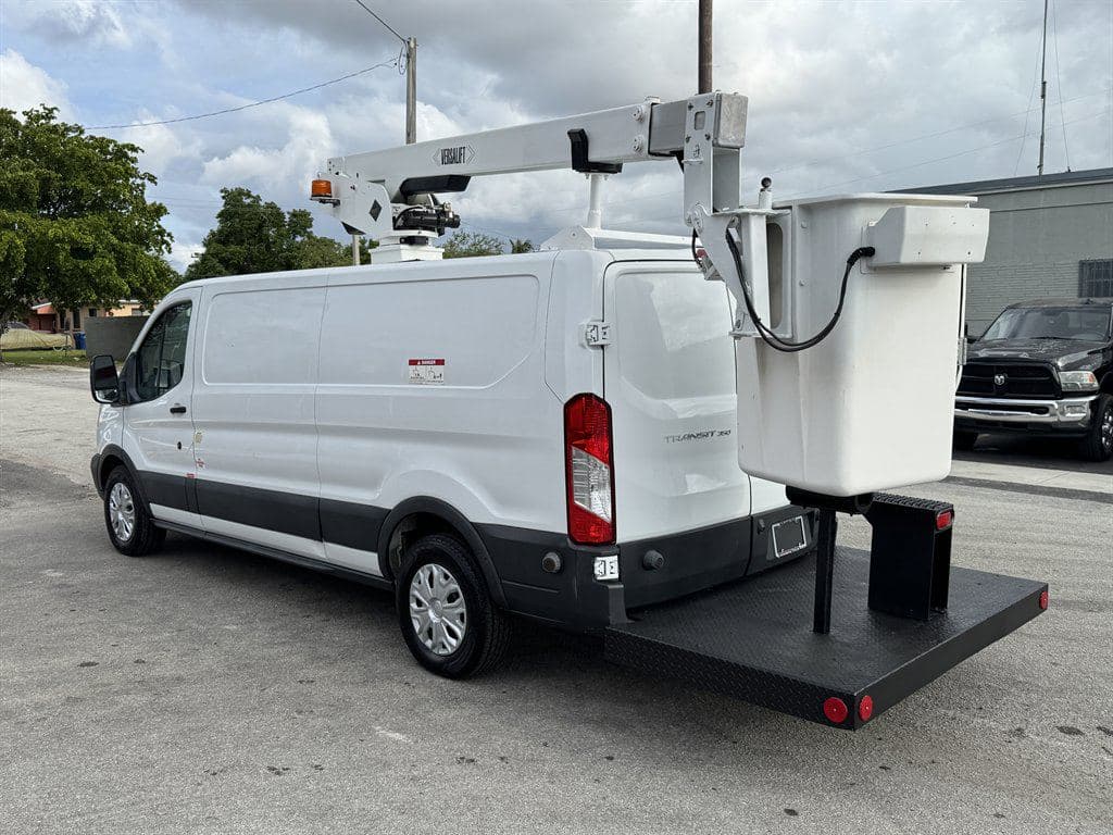 2017 Ford Transit Cargo image 8