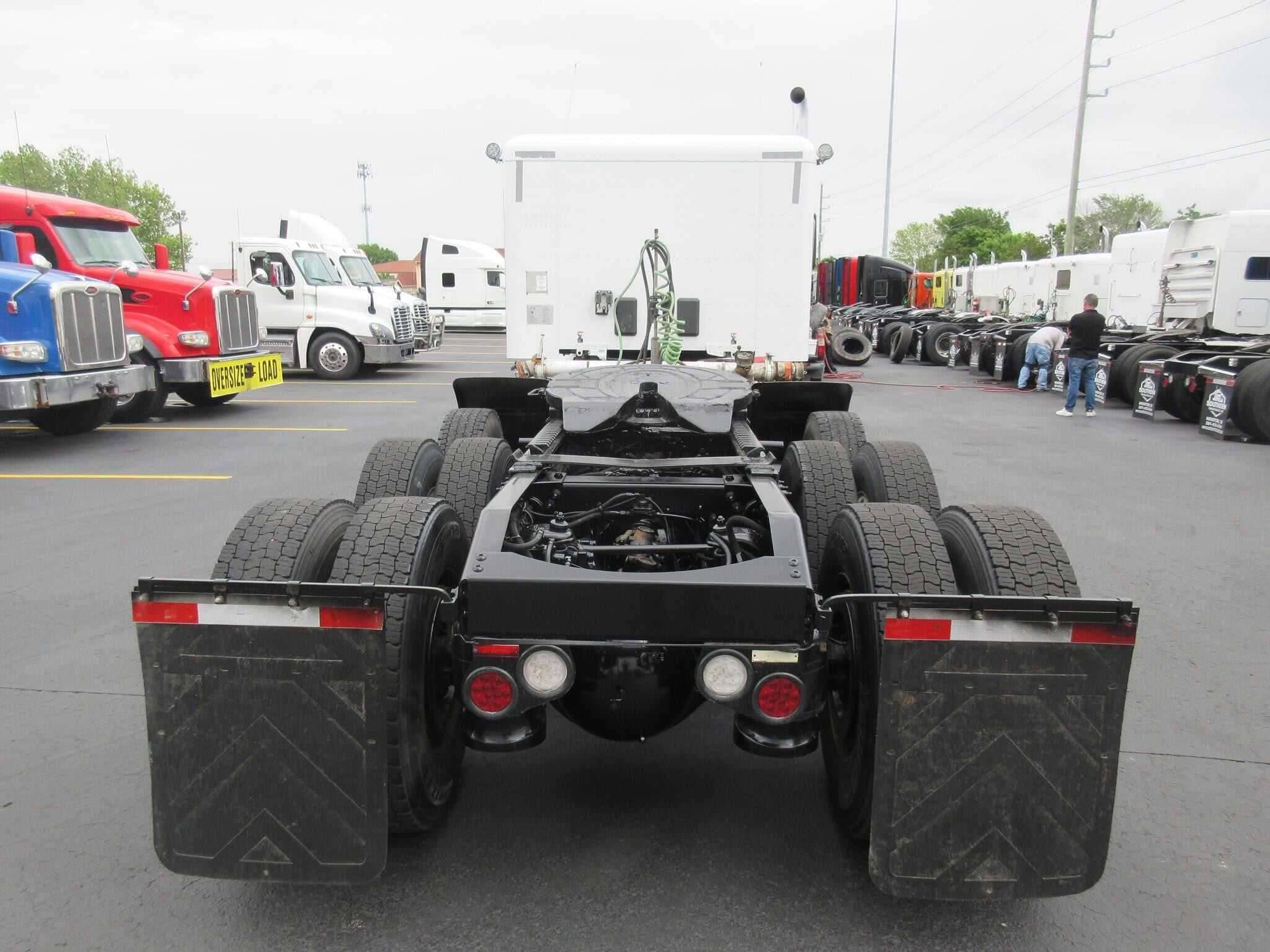2019 Peterbilt 567 image 23