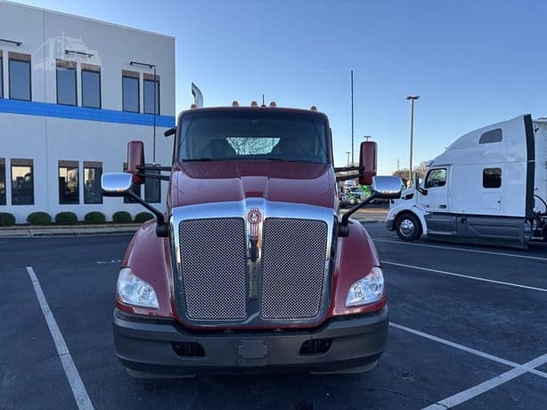 2021 Kenworth T680 image 2