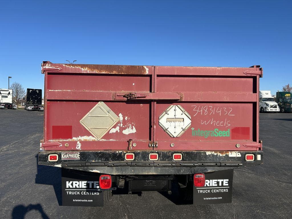 2018 Hino 195 image 4