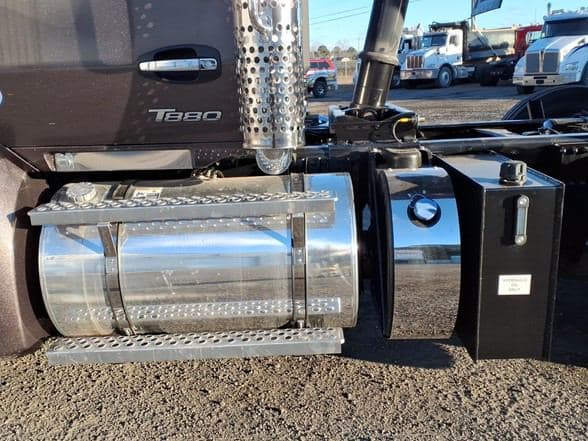 2026 Kenworth T880 image 8