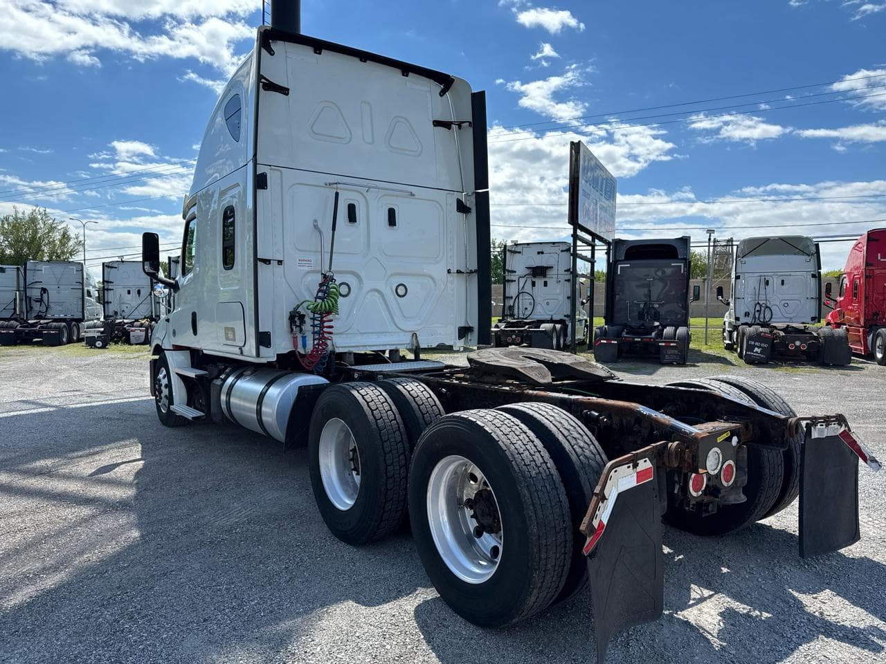 2020 Freightliner Cascadia image 4