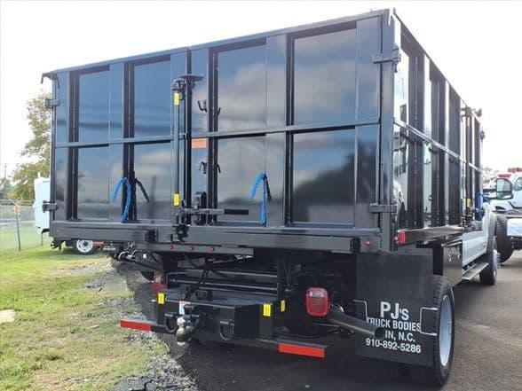 2025 Ford F550 image 2