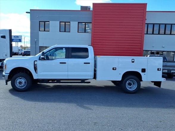 2026 Ford F350 image 3